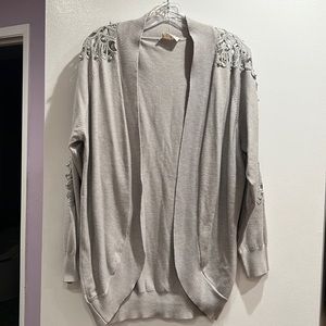 Grey cardigan with sleeves crochet